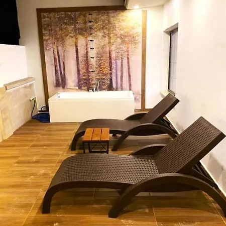 בית נופש Nuri 2 Bed *